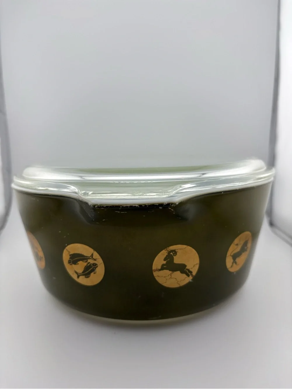 Pyrex Olive Green Zodiac 475 Casserole Dish with a lid